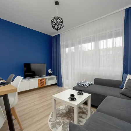 Klimasa White&blue With Balcony In By Renters Apartment *